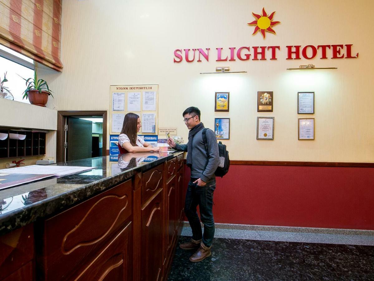 Sun Light Hotel Charkov Buitenkant foto